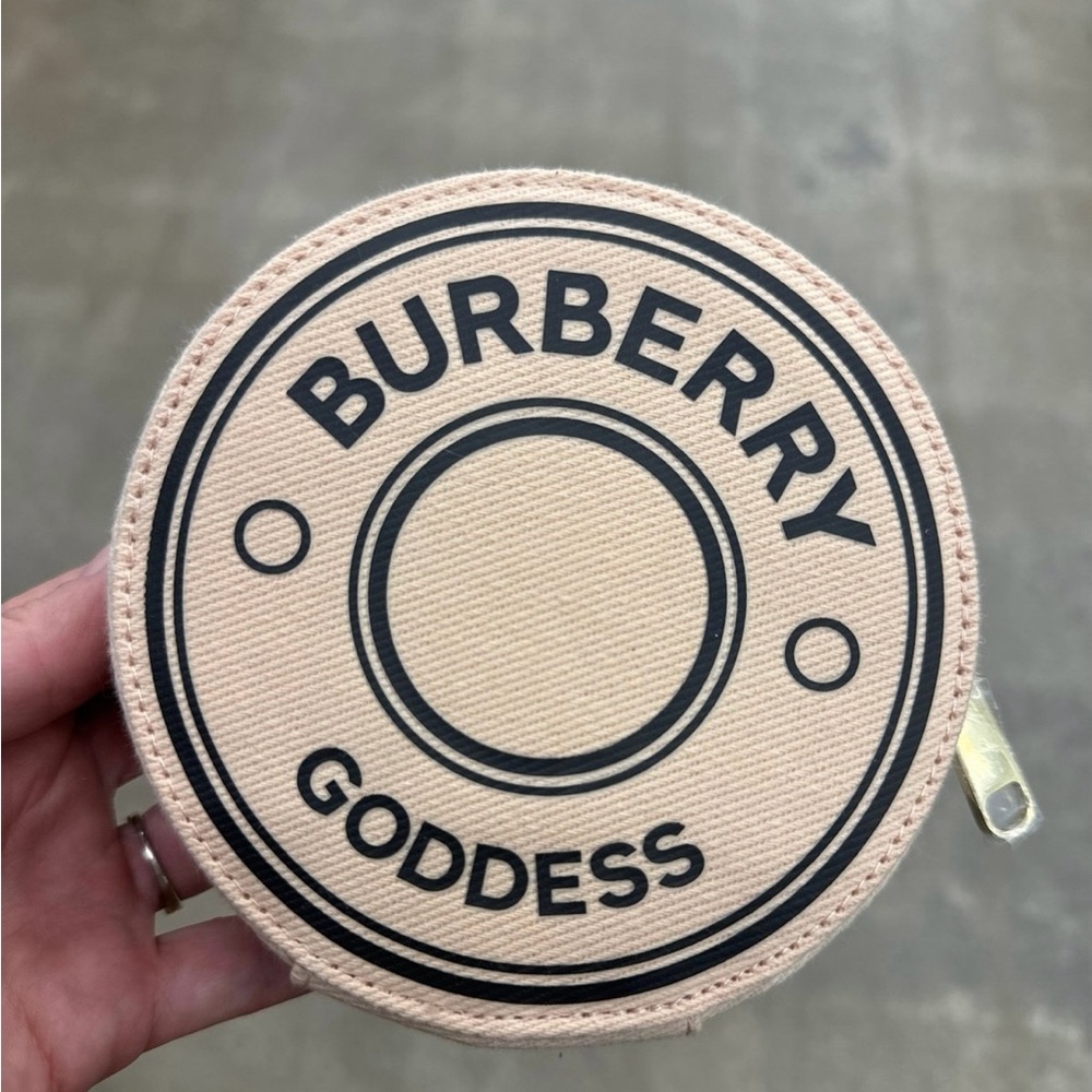 New Burberry Goddess Zip Around Travel Case Round Clutch Makeup Bag
